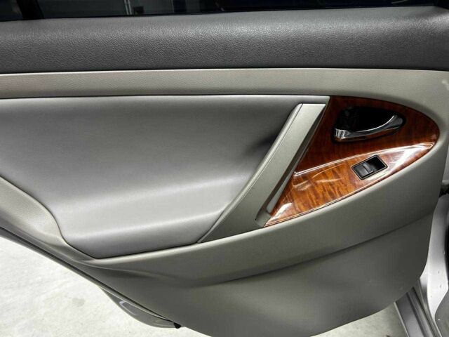 Сірий Тойота Камрі, об'ємом двигуна 3.5 л та пробігом 226 тис. км за 8500 $, фото 19 на Automoto.ua