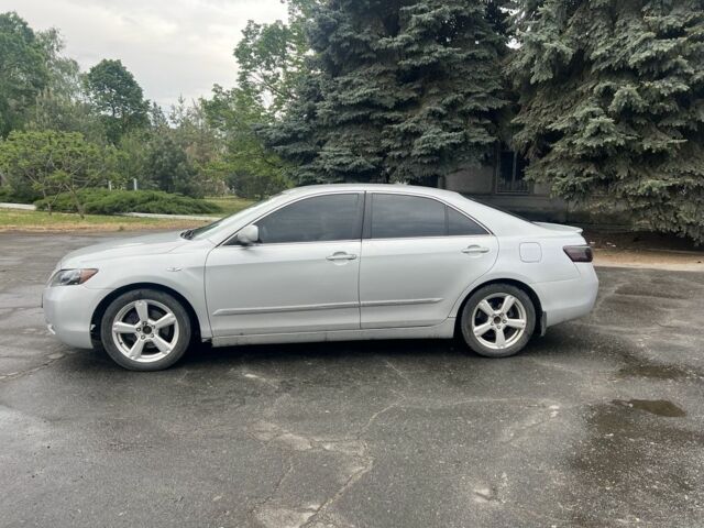 Серый Тойота Камри, объемом двигателя 2.4 л и пробегом 212 тыс. км за 8500 $, фото 6 на Automoto.ua