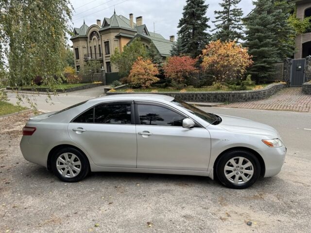 Сірий Тойота Камрі, об'ємом двигуна 3.5 л та пробігом 300 тис. км за 8500 $, фото 3 на Automoto.ua