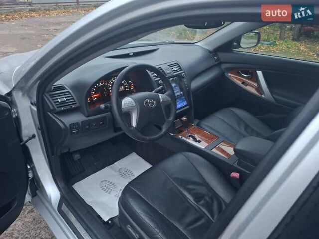 Серый Тойота Камри, объемом двигателя 2.4 л и пробегом 268 тыс. км за 7800 $, фото 14 на Automoto.ua