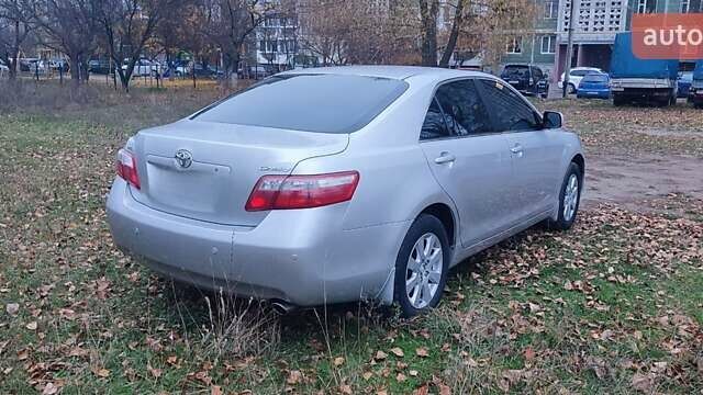Серый Тойота Камри, объемом двигателя 2.4 л и пробегом 260 тыс. км за 7900 $, фото 3 на Automoto.ua