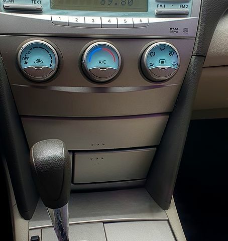 Серый Тойота Камри, объемом двигателя 2.4 л и пробегом 228 тыс. км за 6800 $, фото 4 на Automoto.ua