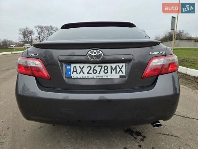 Серый Тойота Камри, объемом двигателя 2.36 л и пробегом 285 тыс. км за 9200 $, фото 10 на Automoto.ua
