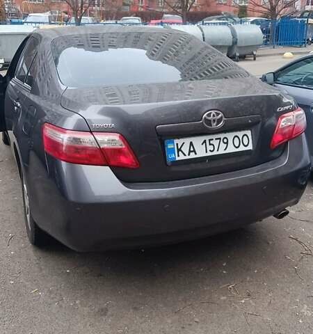 Серый Тойота Камри, объемом двигателя 2.36 л и пробегом 259 тыс. км за 9000 $, фото 6 на Automoto.ua