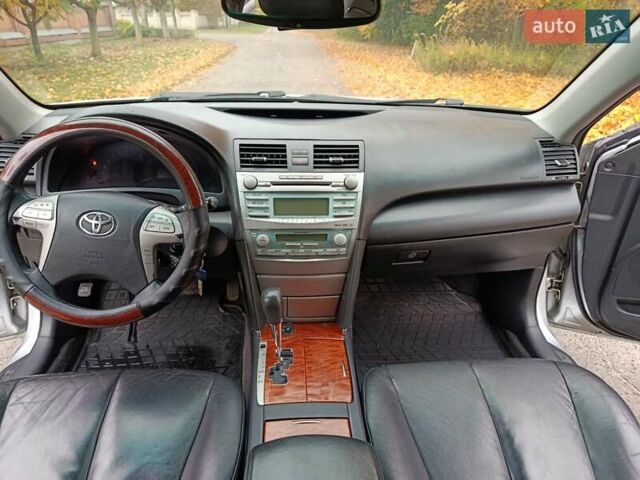 Сірий Тойота Камрі, об'ємом двигуна 2.36 л та пробігом 242 тис. км за 8300 $, фото 12 на Automoto.ua