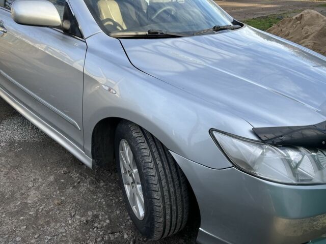 Серый Тойота Камри, объемом двигателя 2.4 л и пробегом 330 тыс. км за 8000 $, фото 5 на Automoto.ua