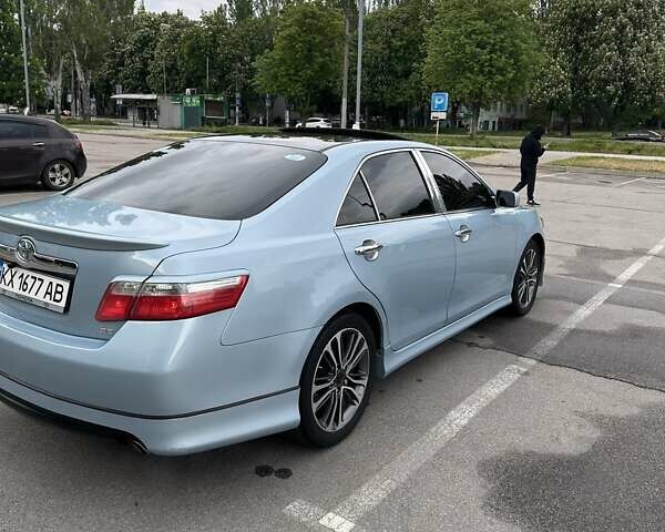 Серый Тойота Камри, объемом двигателя 2.36 л и пробегом 316 тыс. км за 8000 $, фото 8 на Automoto.ua