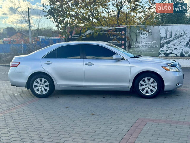 Тойота Камри 2008 в Жмеренке на Automoto.ua Серый Тойота Камри, объемом двигателя 2.36 л и пробегом 256 тыс. км за 8200 $, фото 3 на Automoto.ua