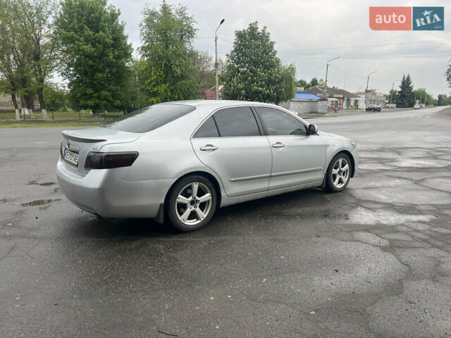 Серый Тойота Камри, объемом двигателя 2.4 л и пробегом 290 тыс. км за 8500 $, фото 6 на Automoto.ua