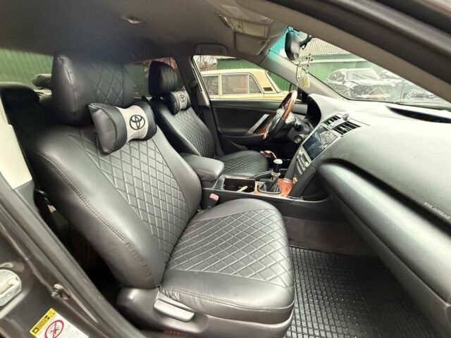 Сірий Тойота Камрі, об'ємом двигуна 2.4 л та пробігом 326 тис. км за 7500 $, фото 9 на Automoto.ua