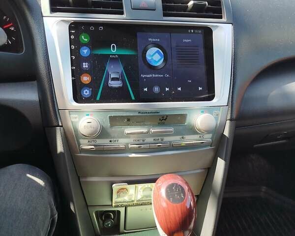 Серый Тойота Камри, объемом двигателя 2.36 л и пробегом 270 тыс. км за 8000 $, фото 5 на Automoto.ua