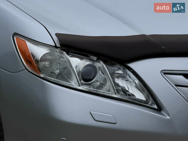 Сірий Тойота Камрі, об'ємом двигуна 2.36 л та пробігом 327 тис. км за 9699 $, фото 3 на Automoto.ua