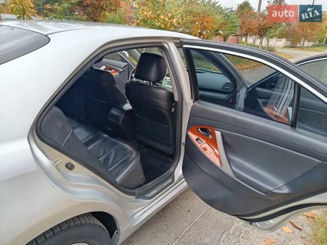 Сірий Тойота Камрі, об'ємом двигуна 2.36 л та пробігом 242 тис. км за 8300 $, фото 10 на Automoto.ua