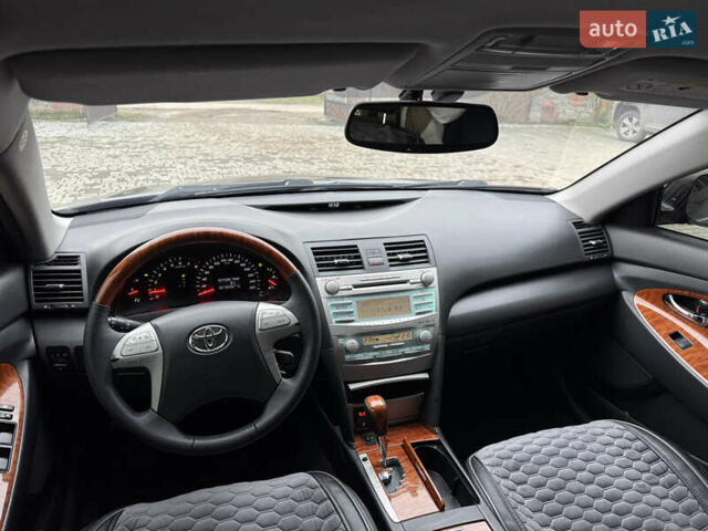 Сірий Тойота Камрі, об'ємом двигуна 3.46 л та пробігом 400 тис. км за 8800 $, фото 22 на Automoto.ua