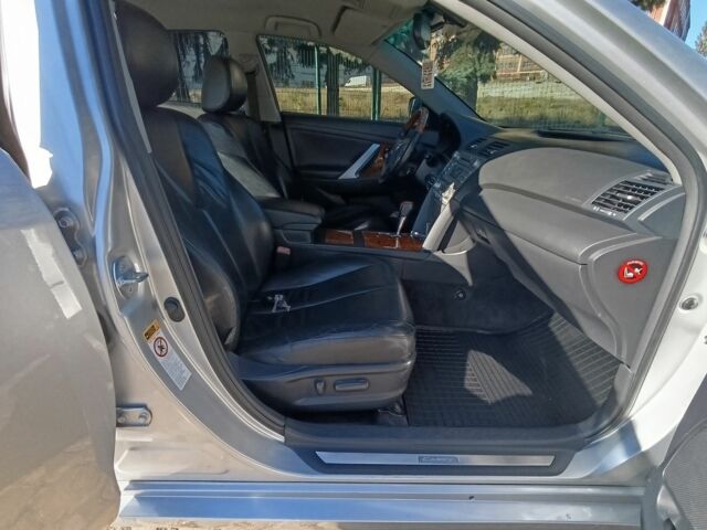 Серый Тойота Камри, объемом двигателя 0 л и пробегом 288 тыс. км за 9550 $, фото 5 на Automoto.ua