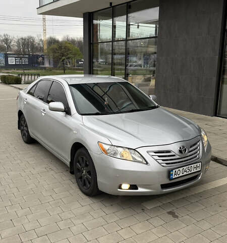 Серый Тойота Камри, объемом двигателя 2.36 л и пробегом 251 тыс. км за 7200 $, фото 6 на Automoto.ua