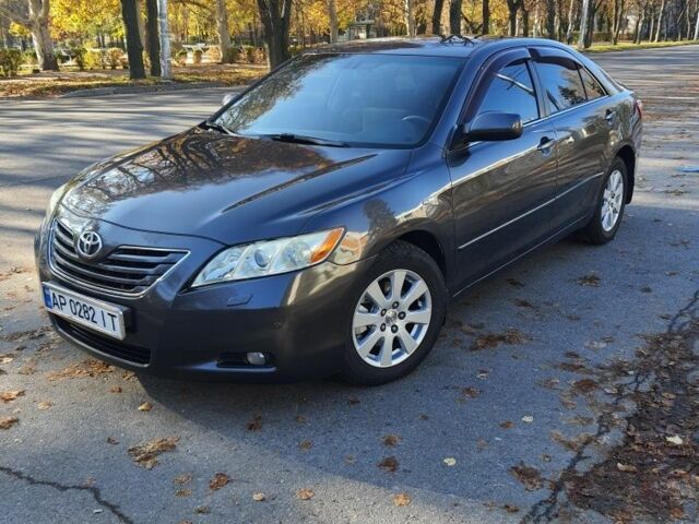 Серый Тойота Камри, объемом двигателя 2.4 л и пробегом 193 тыс. км за 9900 $, фото 3 на Automoto.ua