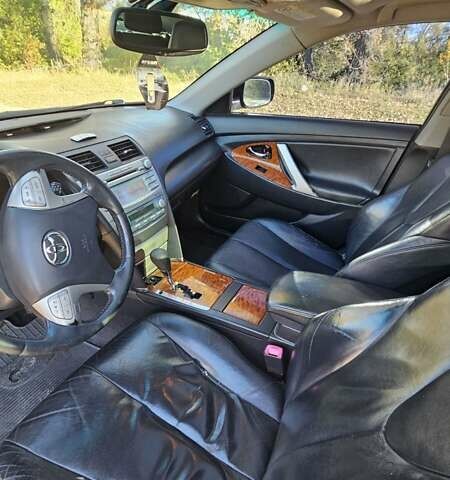 Серый Тойота Камри, объемом двигателя 2.4 л и пробегом 358 тыс. км за 10000 $, фото 14 на Automoto.ua