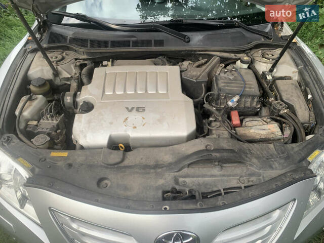 Сірий Тойота Камрі, об'ємом двигуна 3.5 л та пробігом 280 тис. км за 8500 $, фото 7 на Automoto.ua