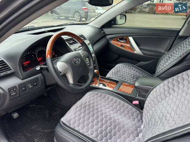 Сірий Тойота Камрі, об'ємом двигуна 3.46 л та пробігом 400 тис. км за 8800 $, фото 15 на Automoto.ua