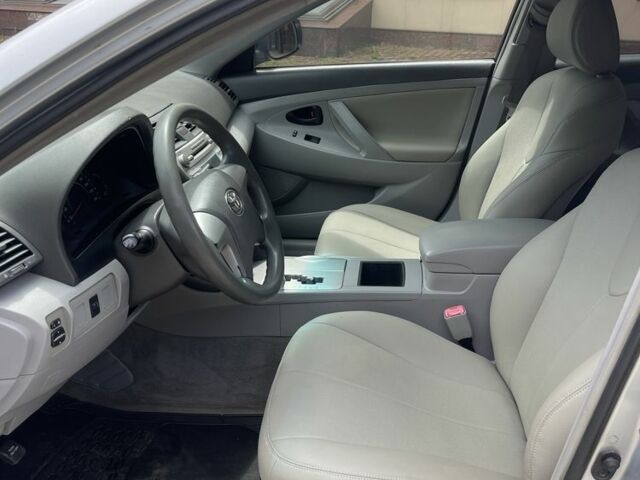 Серый Тойота Камри, объемом двигателя 2.4 л и пробегом 288 тыс. км за 6666 $, фото 13 на Automoto.ua