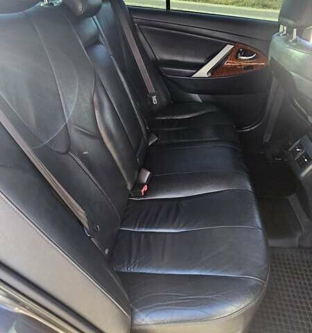 Серый Тойота Камри, объемом двигателя 2.4 л и пробегом 358 тыс. км за 10000 $, фото 21 на Automoto.ua