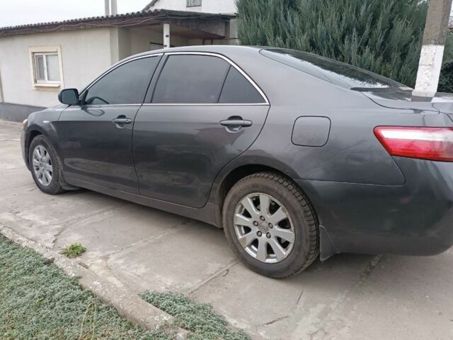 Сірий Тойота Камрі, об'ємом двигуна 2.4 л та пробігом 362 тис. км за 8000 $, фото 2 на Automoto.ua
