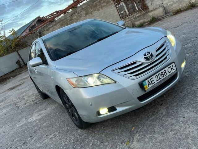 Тойота Камри 2008 в Днепре (Днепропетровске) на Automoto.ua Серый Тойота Камри, объемом двигателя 2.4 л и пробегом 330 тыс. км за 5999 $, фото 2 на Automoto.ua