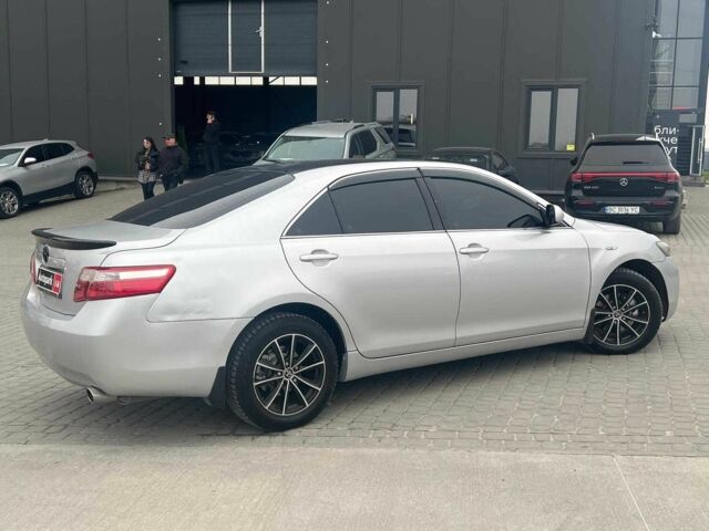 Серый Тойота Камри, объемом двигателя 2.4 л и пробегом 320 тыс. км за 5990 $, фото 9 на Automoto.ua