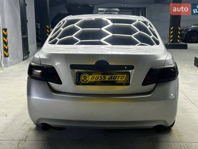 Сірий Тойота Камрі, об'ємом двигуна 3.46 л та пробігом 226 тис. км за 8500 $, фото 4 на Automoto.ua