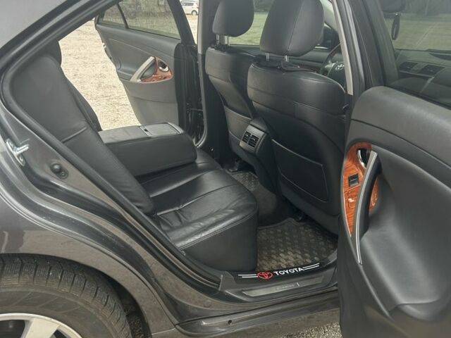 Серый Тойота Камри, объемом двигателя 3.5 л и пробегом 99 тыс. км за 13500 $, фото 7 на Automoto.ua