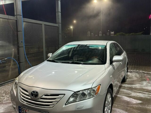 Сірий Тойота Камрі, об'ємом двигуна 0 л та пробігом 202 тис. км за 10400 $, фото 1 на Automoto.ua