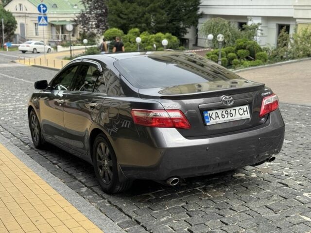 Серый Тойота Камри, объемом двигателя 3.5 л и пробегом 336 тыс. км за 8800 $, фото 1 на Automoto.ua