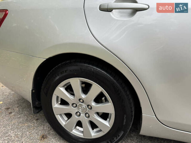 Серый Тойота Камри, объемом двигателя 3.5 л и пробегом 340 тыс. км за 8500 $, фото 11 на Automoto.ua