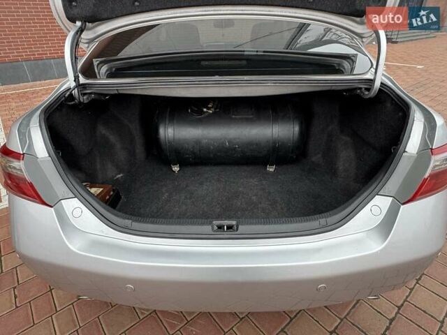 Серый Тойота Камри, объемом двигателя 3.5 л и пробегом 223 тыс. км за 8300 $, фото 38 на Automoto.ua