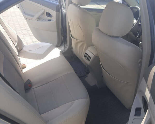 Сірий Тойота Камрі, об'ємом двигуна 2.36 л та пробігом 264 тис. км за 7000 $, фото 5 на Automoto.ua