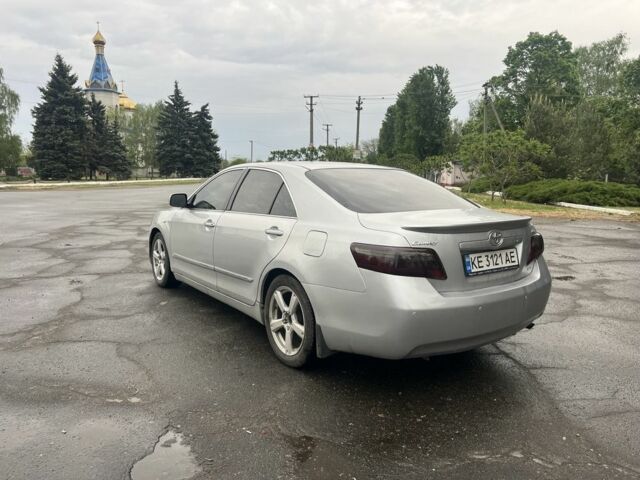 Серый Тойота Камри, объемом двигателя 2.4 л и пробегом 212 тыс. км за 8500 $, фото 5 на Automoto.ua