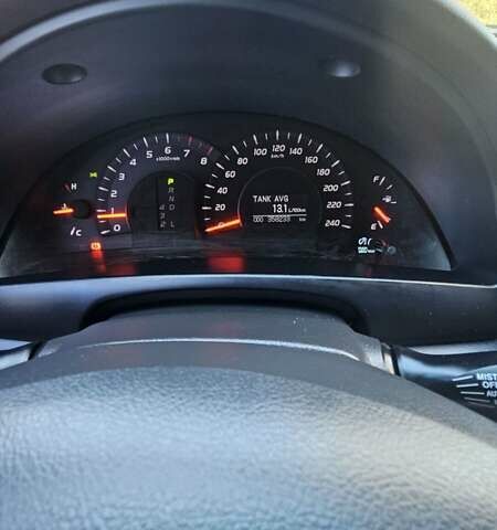 Серый Тойота Камри, объемом двигателя 2.4 л и пробегом 358 тыс. км за 10000 $, фото 22 на Automoto.ua