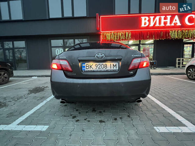 Сірий Тойота Камрі, об'ємом двигуна 3.5 л та пробігом 250 тис. км за 10500 $, фото 5 на Automoto.ua