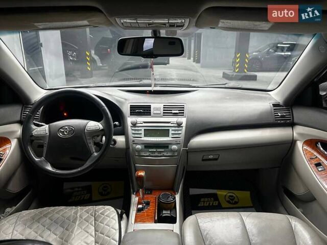 Сірий Тойота Камрі, об'ємом двигуна 3.46 л та пробігом 226 тис. км за 8500 $, фото 12 на Automoto.ua