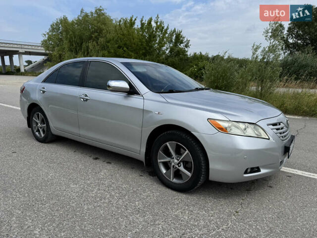 Серый Тойота Камри, объемом двигателя 2.36 л и пробегом 308 тыс. км за 7500 $, фото 11 на Automoto.ua