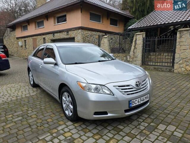 Серый Тойота Камри, объемом двигателя 2.4 л и пробегом 327 тыс. км за 7300 $, фото 20 на Automoto.ua