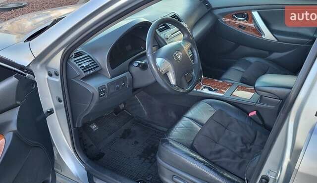 Серый Тойота Камри, объемом двигателя 2.36 л и пробегом 413 тыс. км за 8700 $, фото 11 на Automoto.ua
