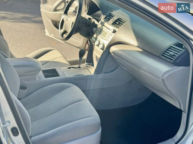 Тойота Камри 2008 в Жмеренке на Automoto.ua Серый Тойота Камри, объемом двигателя 2.36 л и пробегом 256 тыс. км за 8200 $, фото 10 на Automoto.ua
