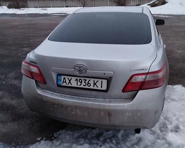 Серый Тойота Камри, объемом двигателя 2.36 л и пробегом 270 тыс. км за 8000 $, фото 1 на Automoto.ua