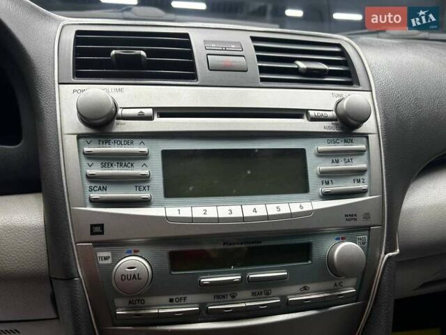 Сірий Тойота Камрі, об'ємом двигуна 3.46 л та пробігом 226 тис. км за 8500 $, фото 11 на Automoto.ua