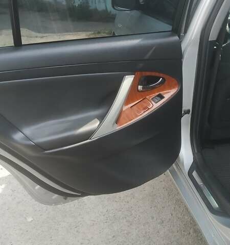 Серый Тойота Камри, объемом двигателя 2.4 л и пробегом 208 тыс. км за 8000 $, фото 6 на Automoto.ua