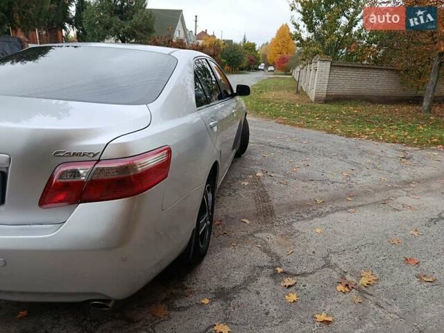 Сірий Тойота Камрі, об'ємом двигуна 2.36 л та пробігом 242 тис. км за 8300 $, фото 1 на Automoto.ua