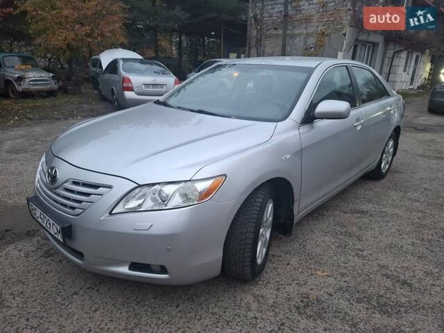 Серый Тойота Камри, объемом двигателя 2.4 л и пробегом 268 тыс. км за 7800 $, фото 3 на Automoto.ua