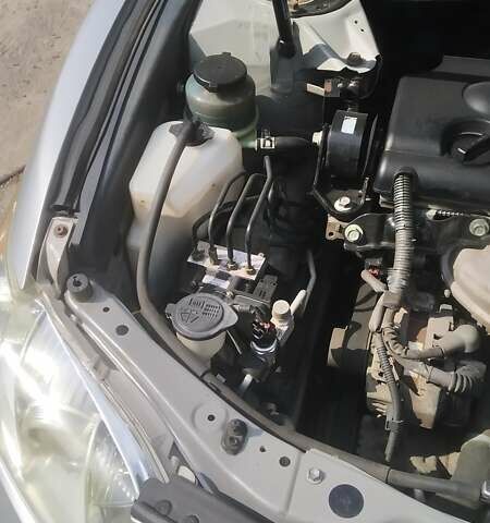 Серый Тойота Камри, объемом двигателя 2.4 л и пробегом 208 тыс. км за 8000 $, фото 3 на Automoto.ua